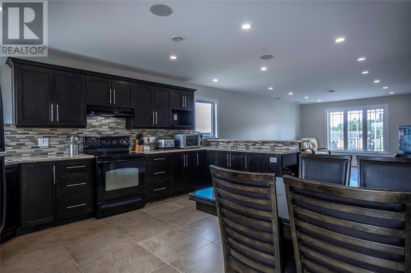6 Goldust Place Property Photo 11