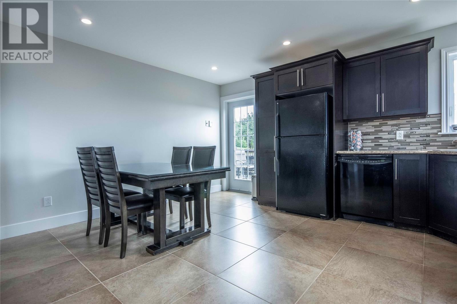 6 Goldust Place Property Photo 12