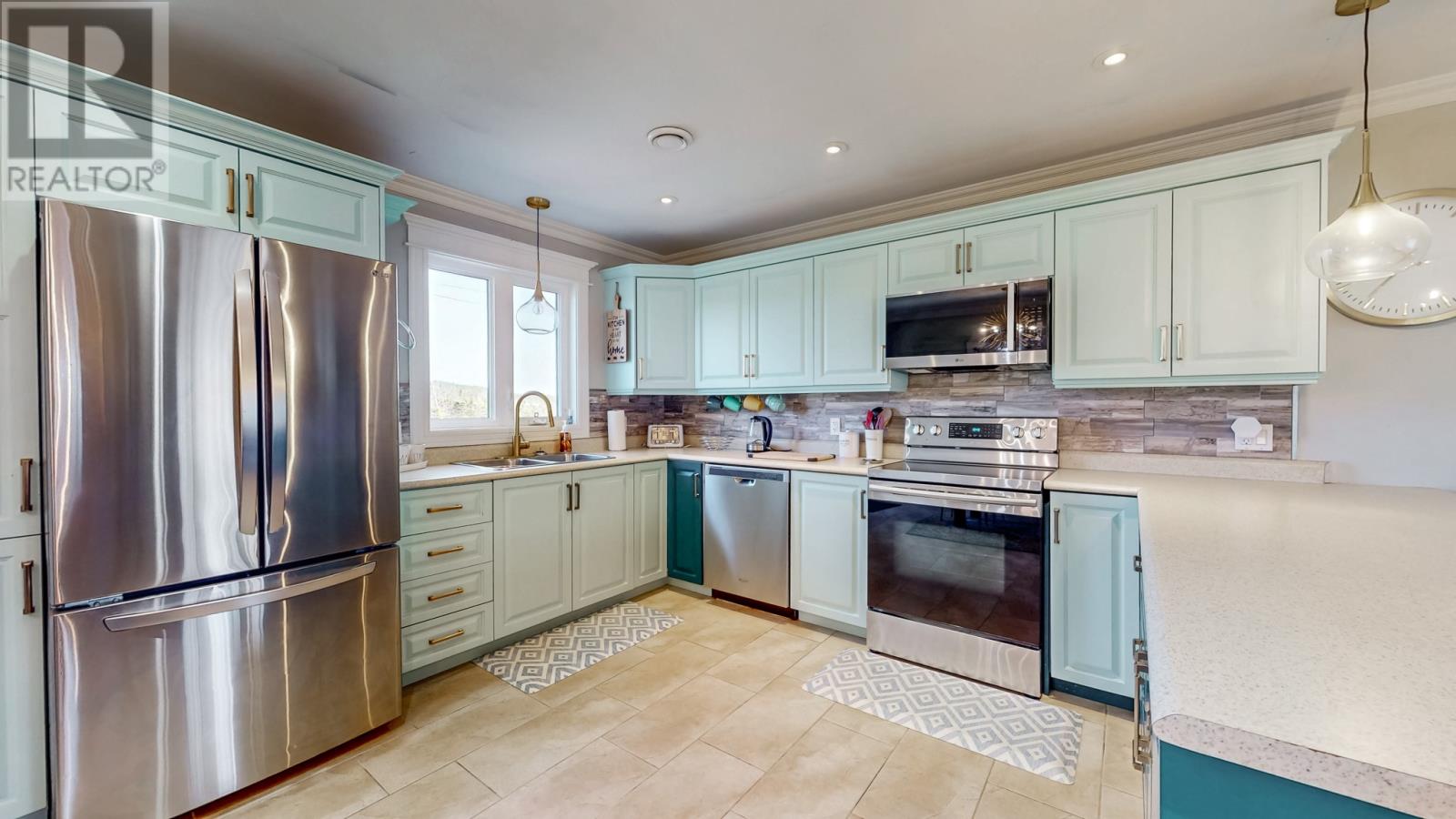 166 Ladysmith Drive Property Photo 11