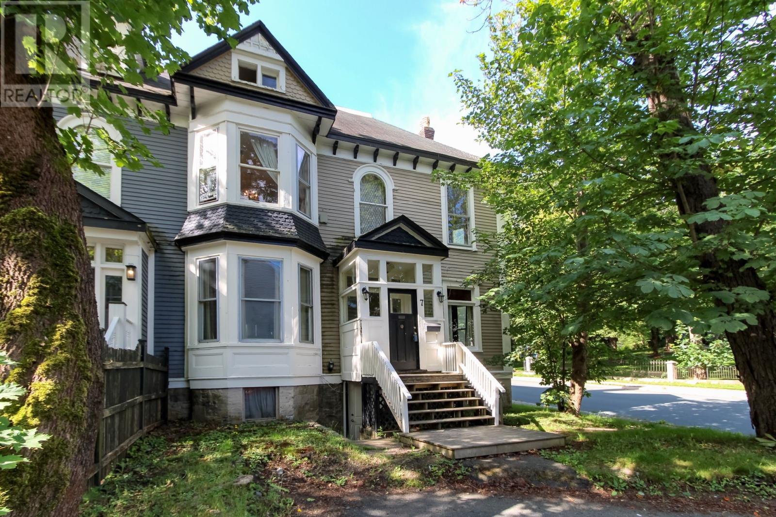 7 Topsail Road Property Photo 2