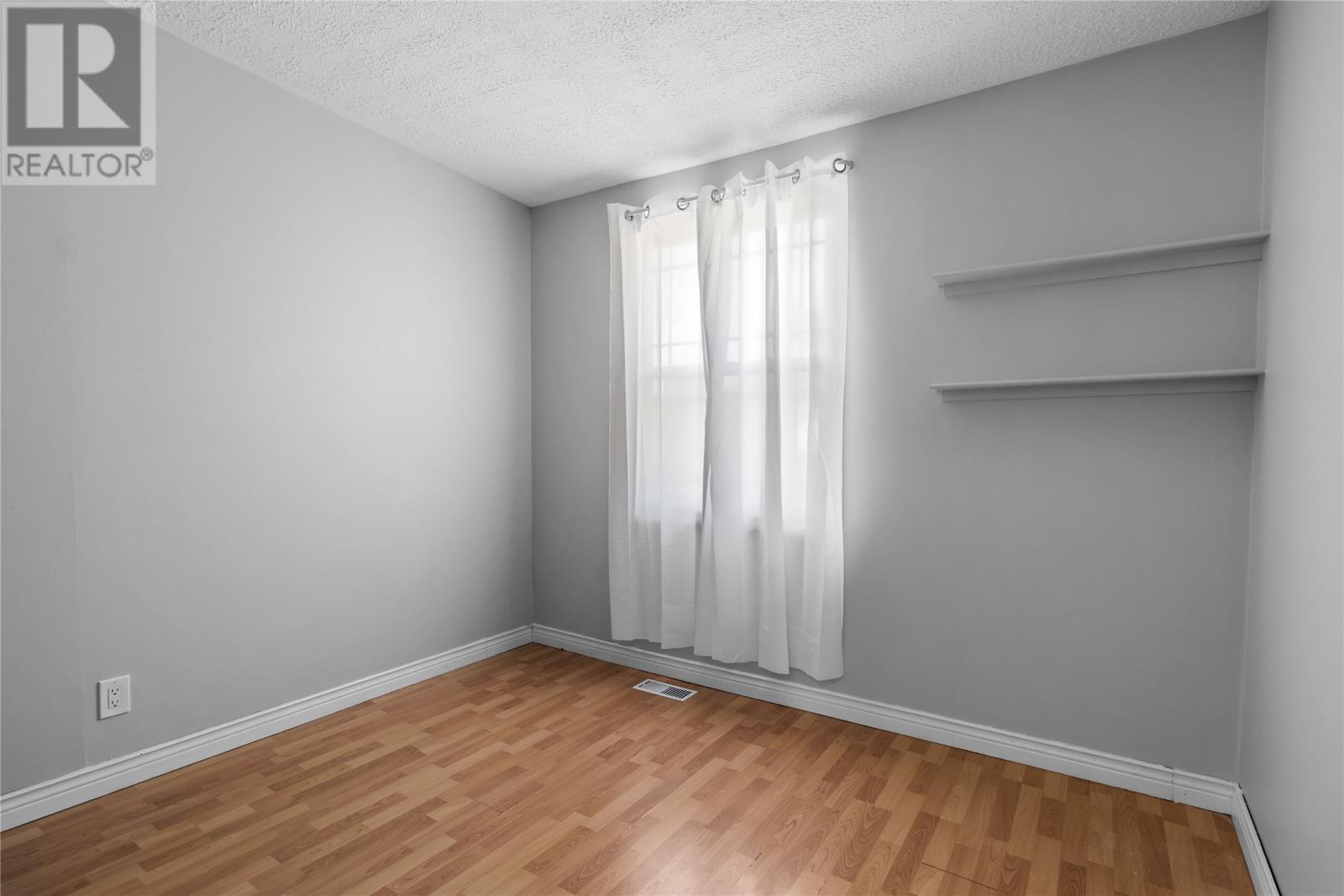 24 Bragg Crescent Property Photo 16