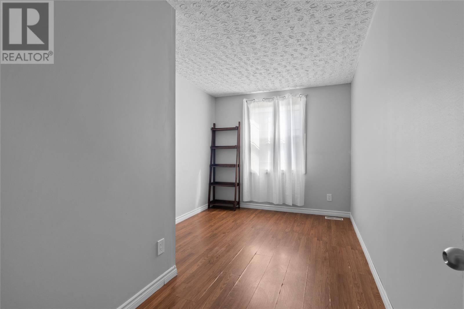 24 Bragg Crescent Property Photo 18
