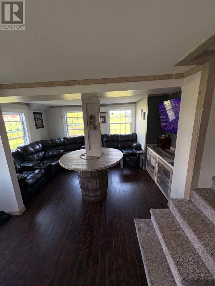 1 Kingwell Crescent Property Photo 7