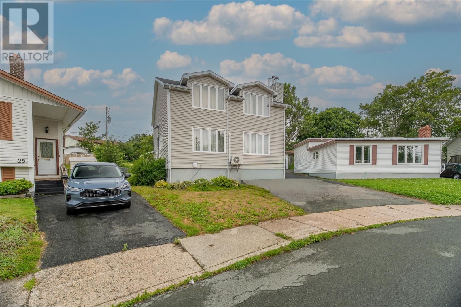 26 Lloyd Crescent Property Photo 2
