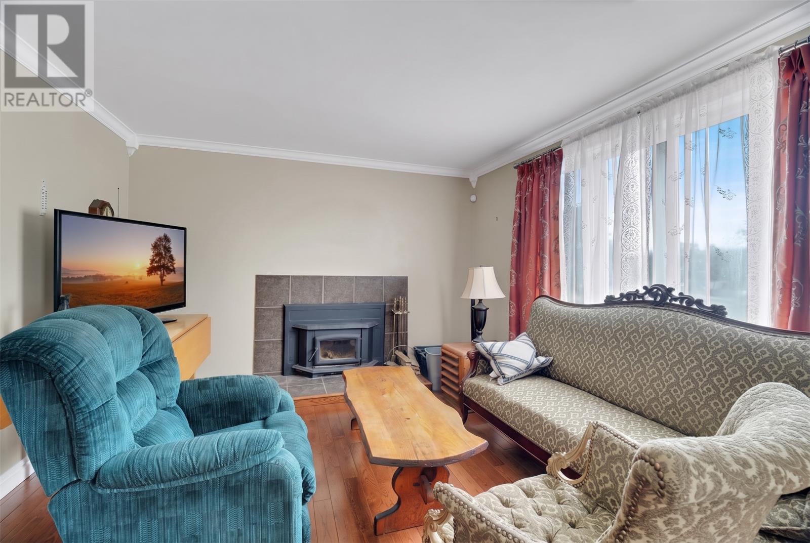 26 Lloyd Crescent Property Photo 11