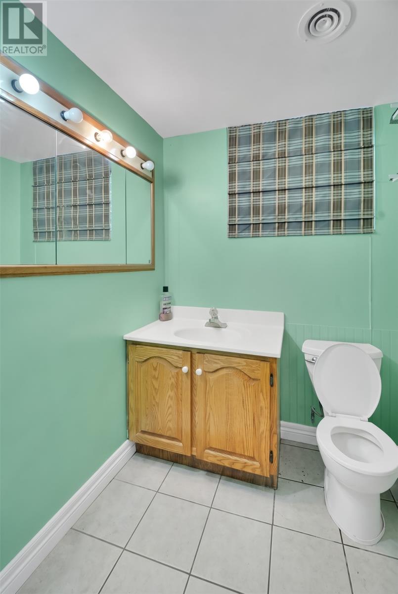 26 Lloyd Crescent Property Photo 33