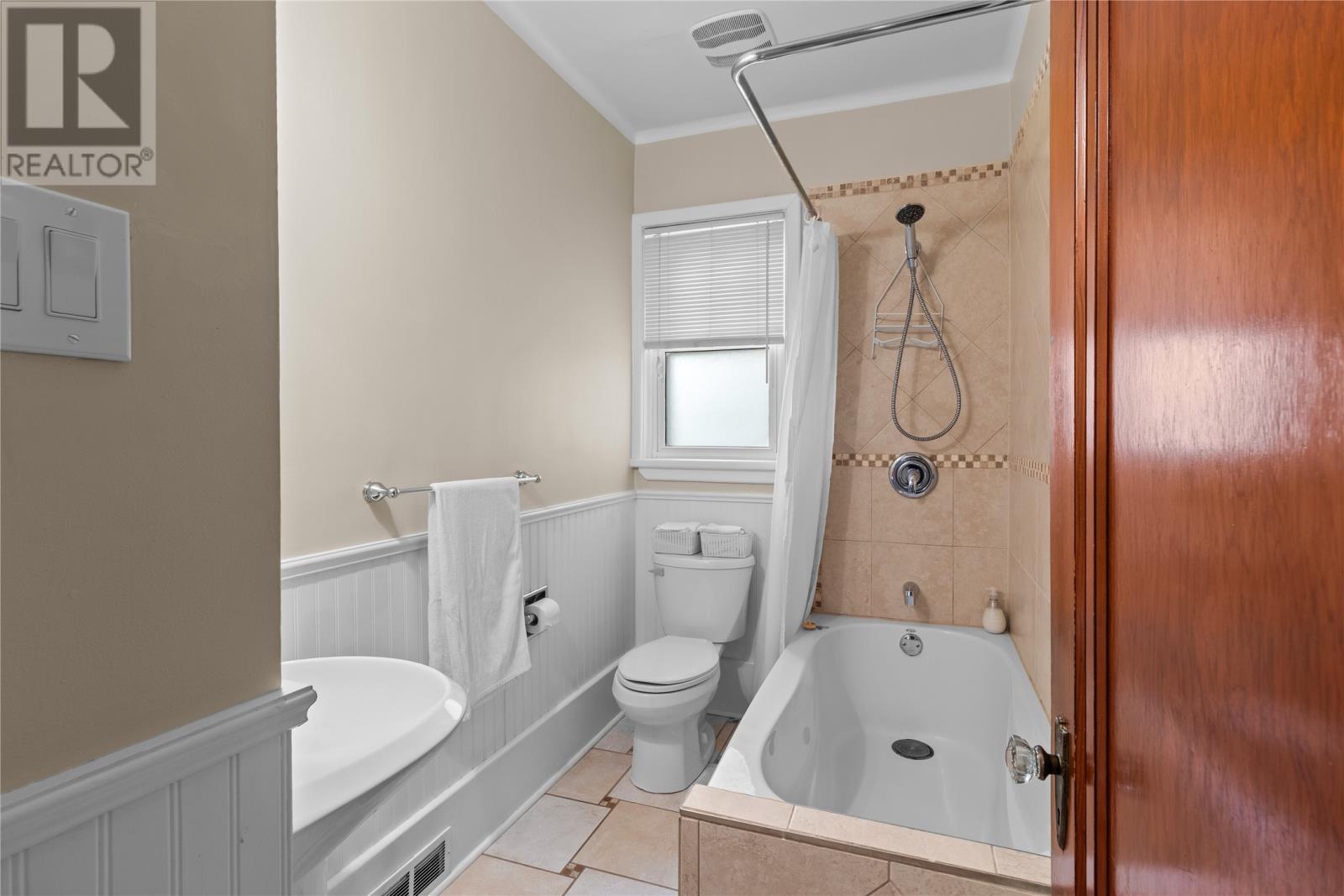 38 Forest Road Property Photo 17