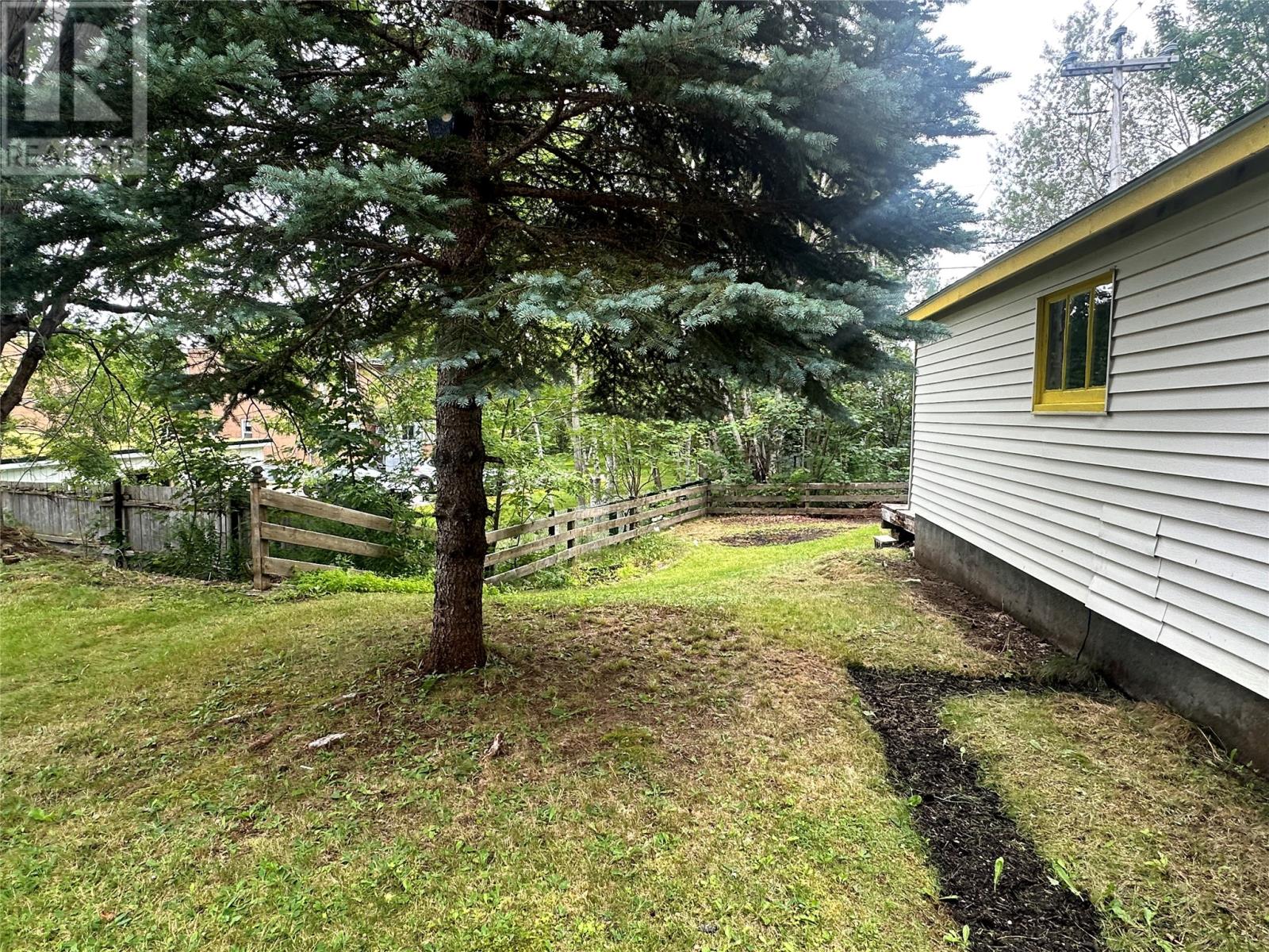 6 Hill Road Property Photo 16