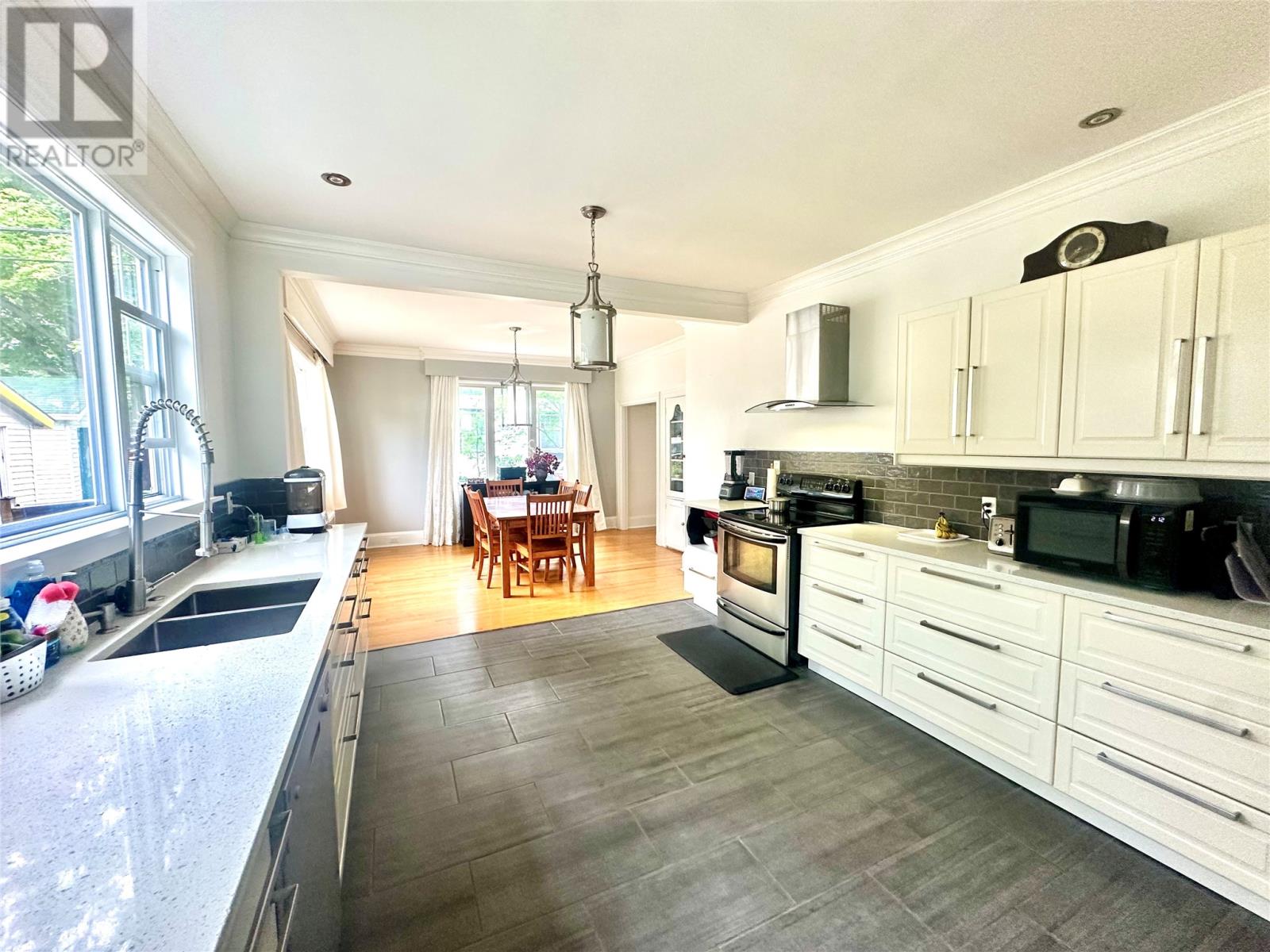 6 Hill Road Property Photo 18