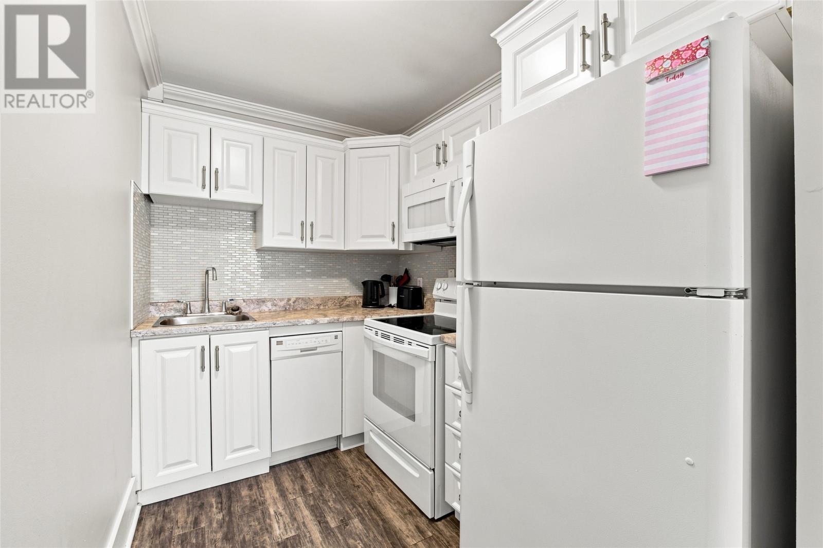 99 Cabot Street Property Photo 10