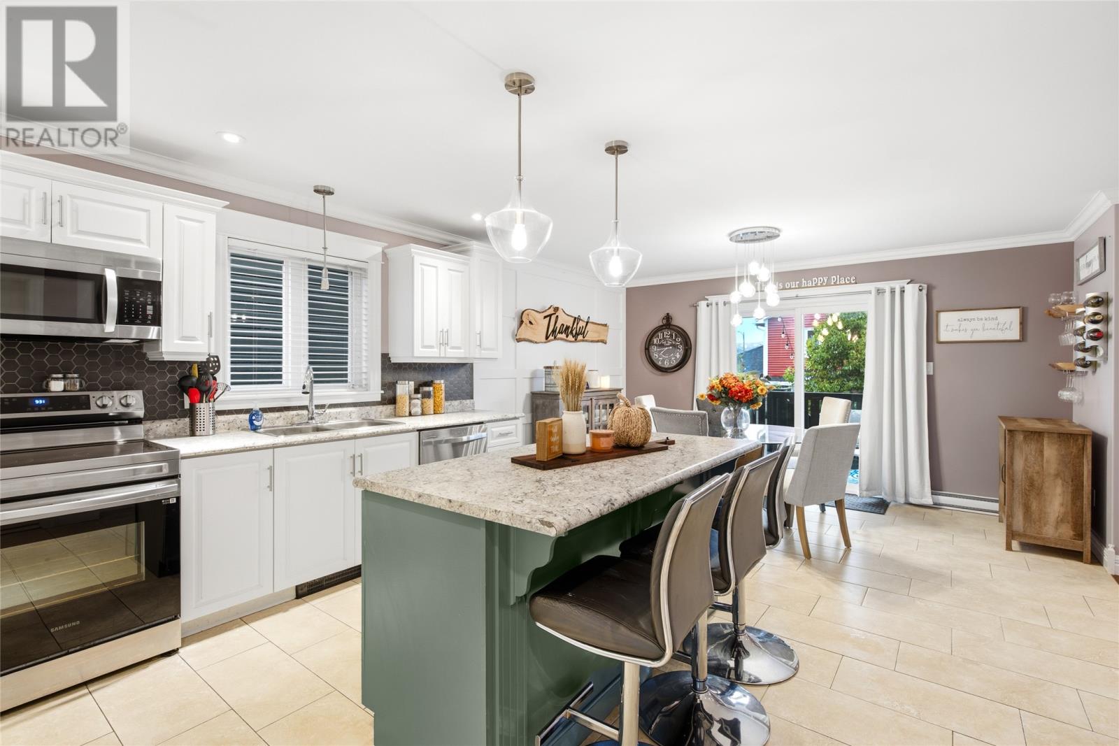 15 Aldergrove Place Property Photo 6