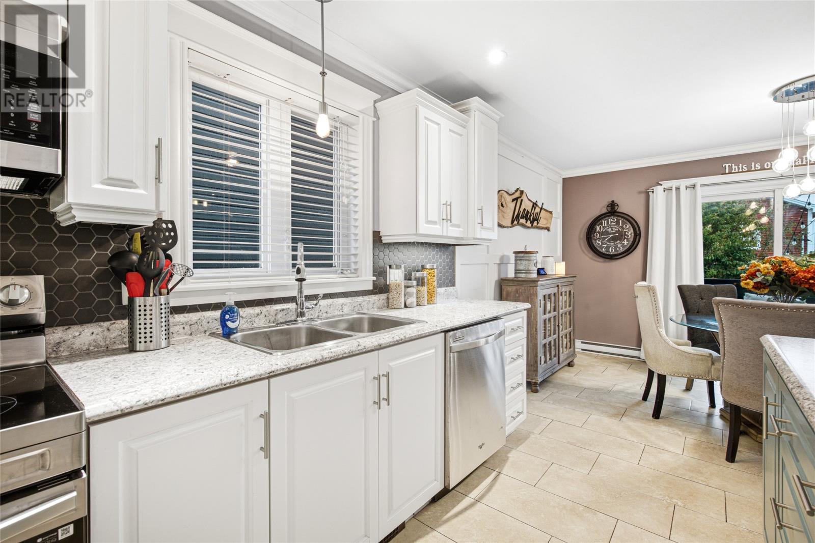 15 Aldergrove Place Property Photo 8