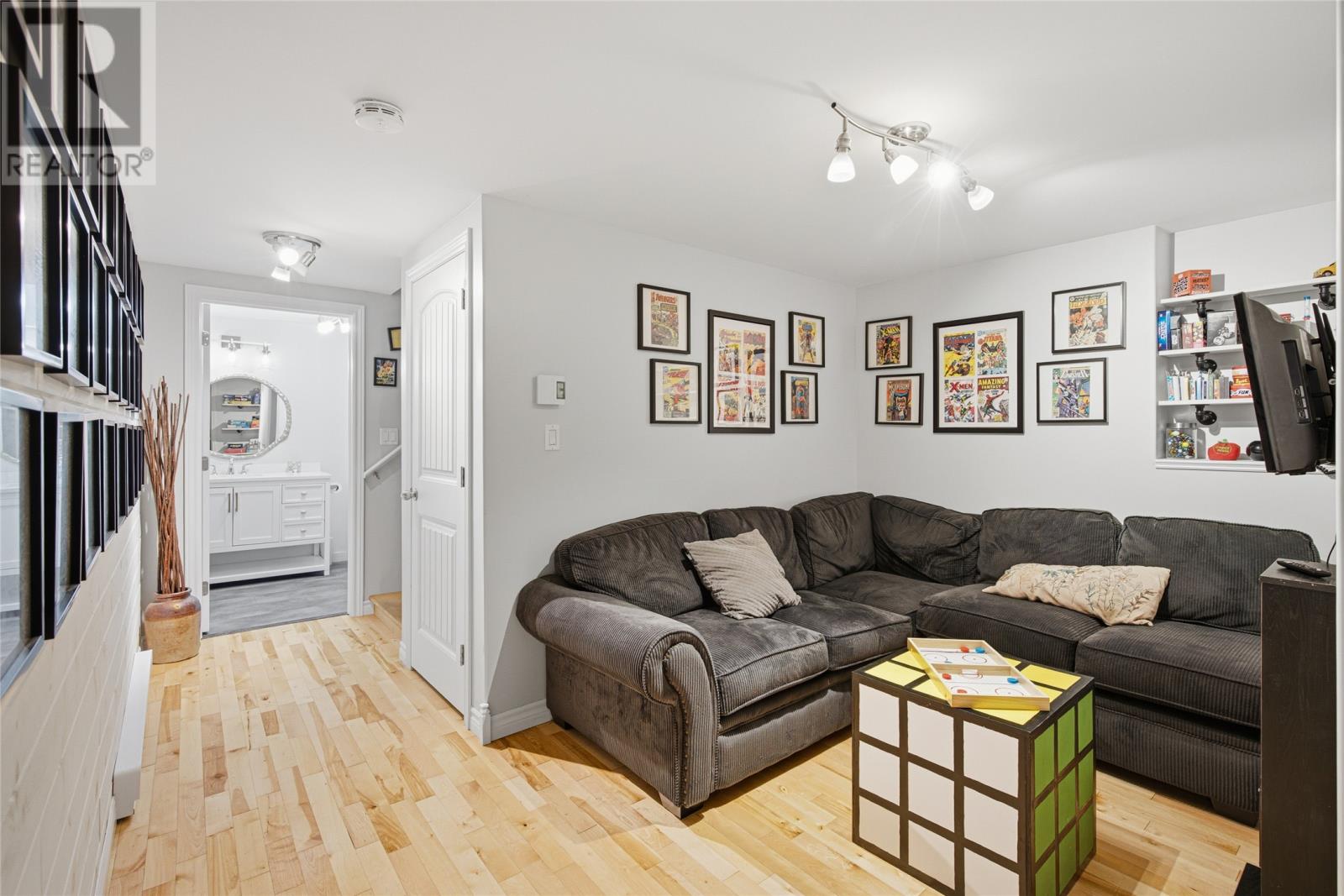 15 Aldergrove Place Property Photo 19
