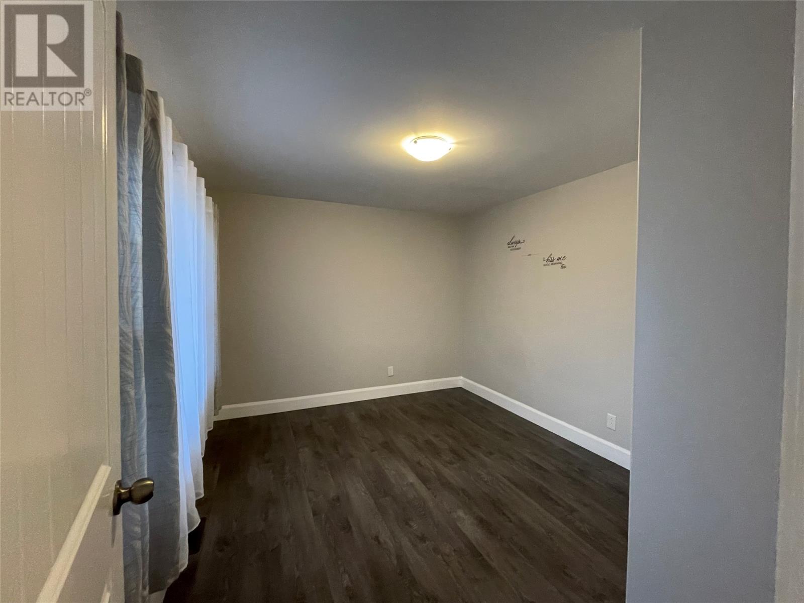4 Bay Street Property Photo 24
