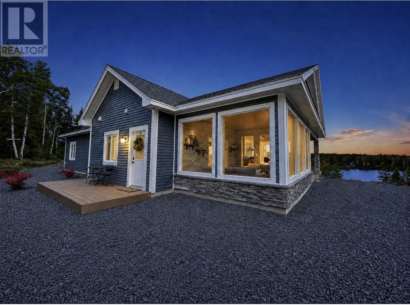 16 Thorburn Lake Road