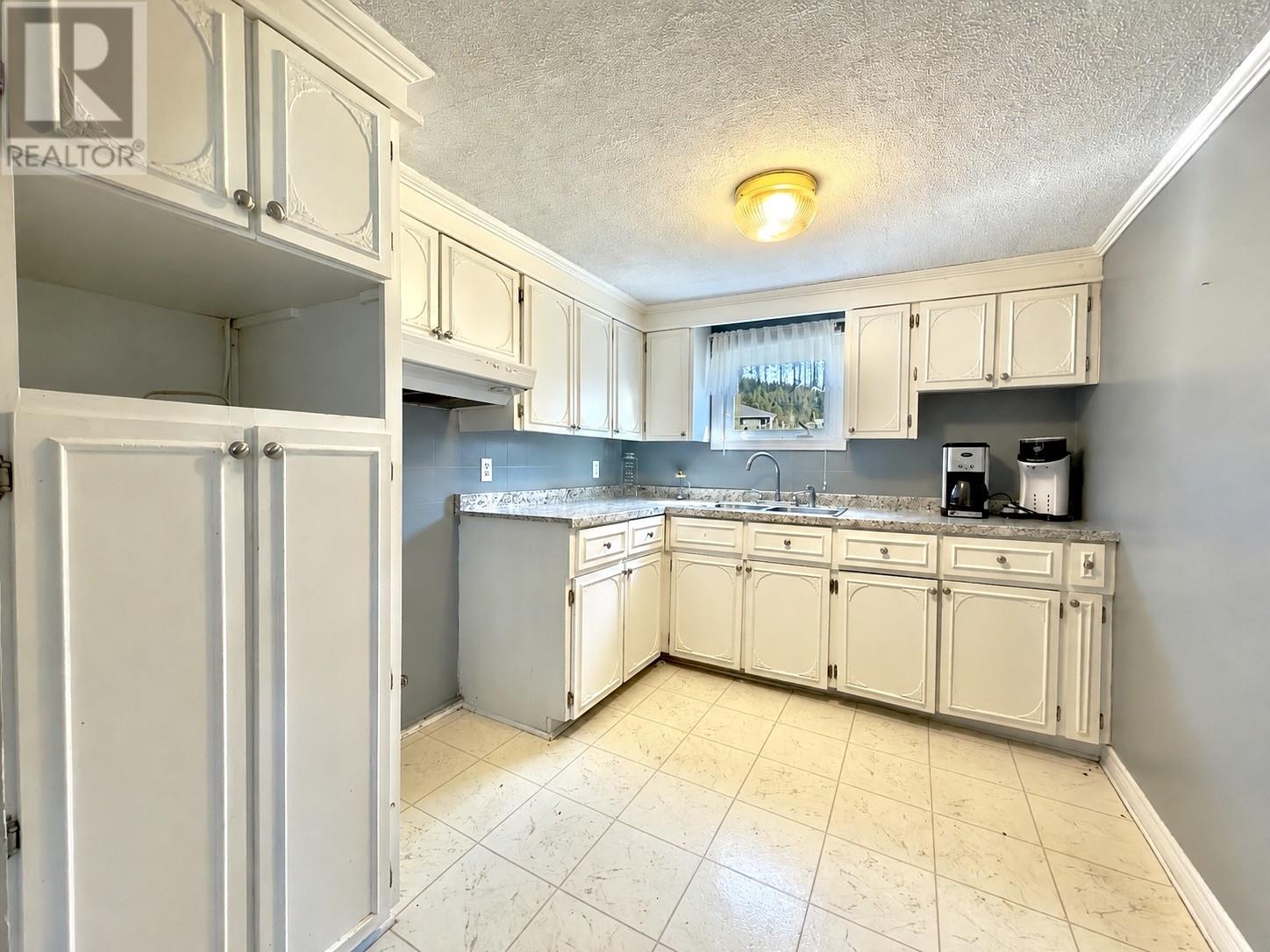 5 Whalen's Way Property Photo 11