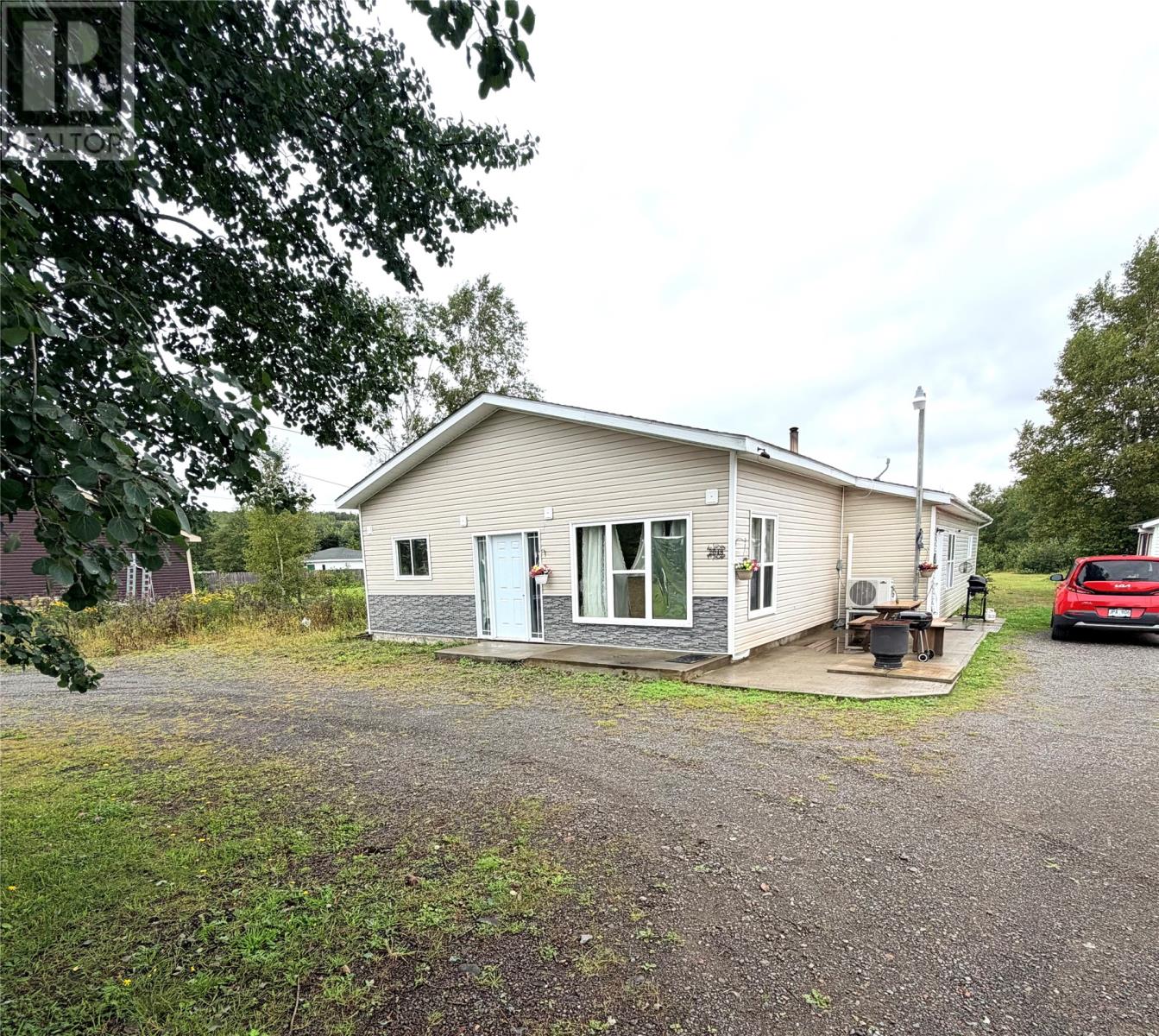 2048 Red Cliff Road