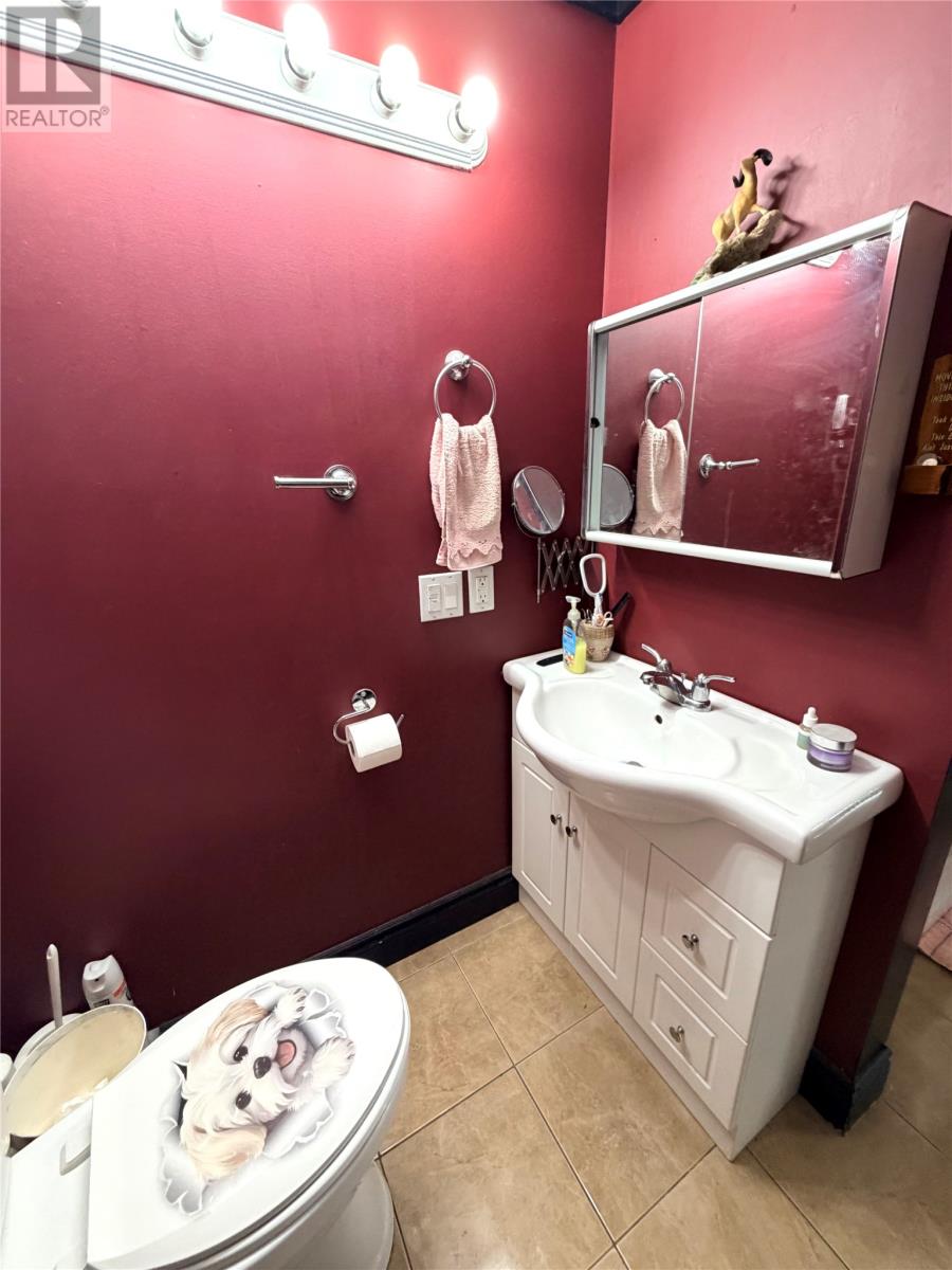2048 Red Cliff Road Property Photo 11