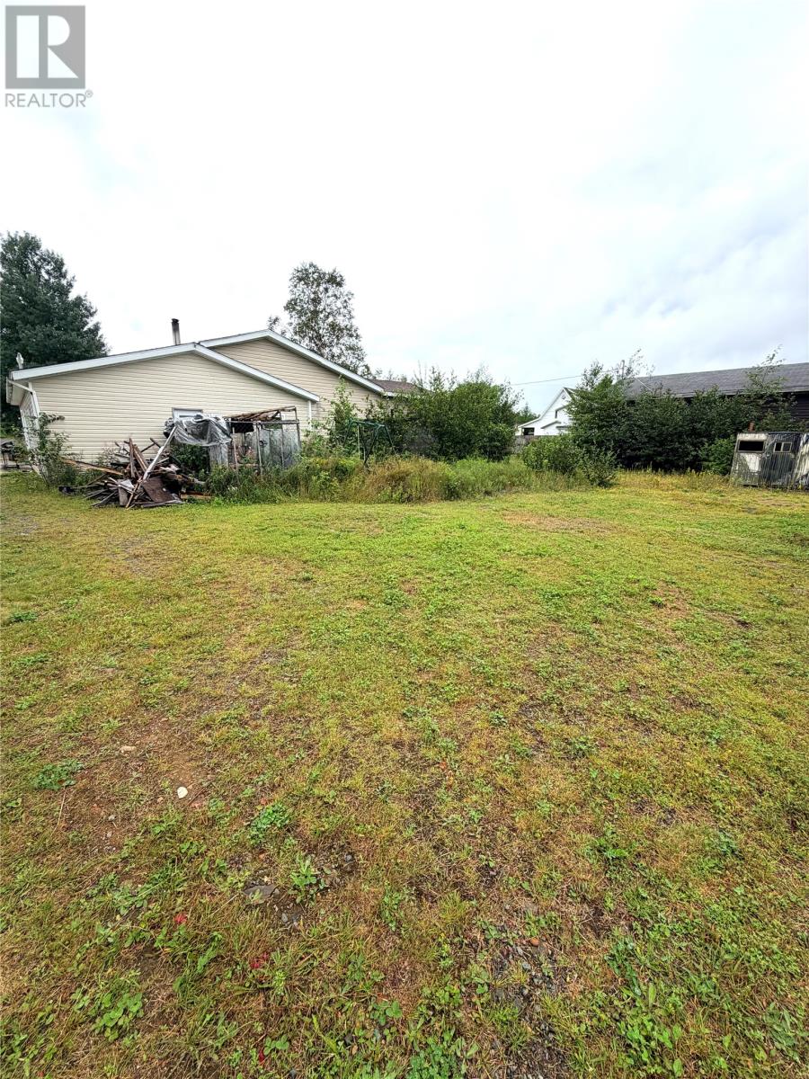 2048 Red Cliff Road Property Photo 24