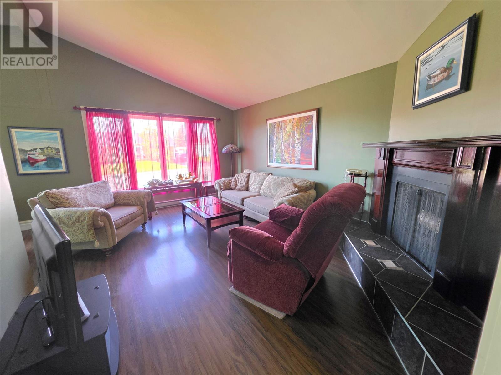 415 Vanier Avenue Property Photo 5