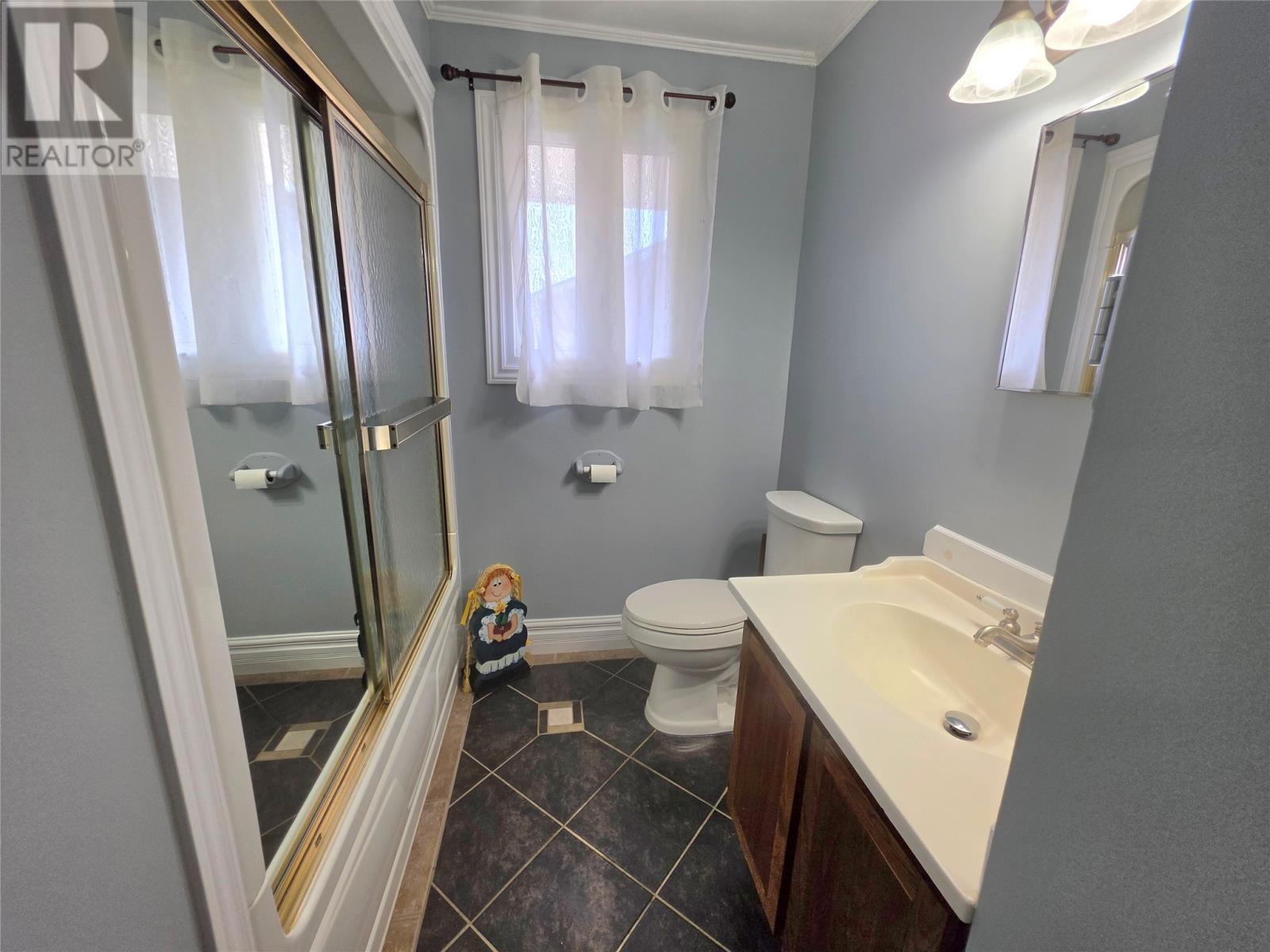 415 Vanier Avenue Property Photo 12