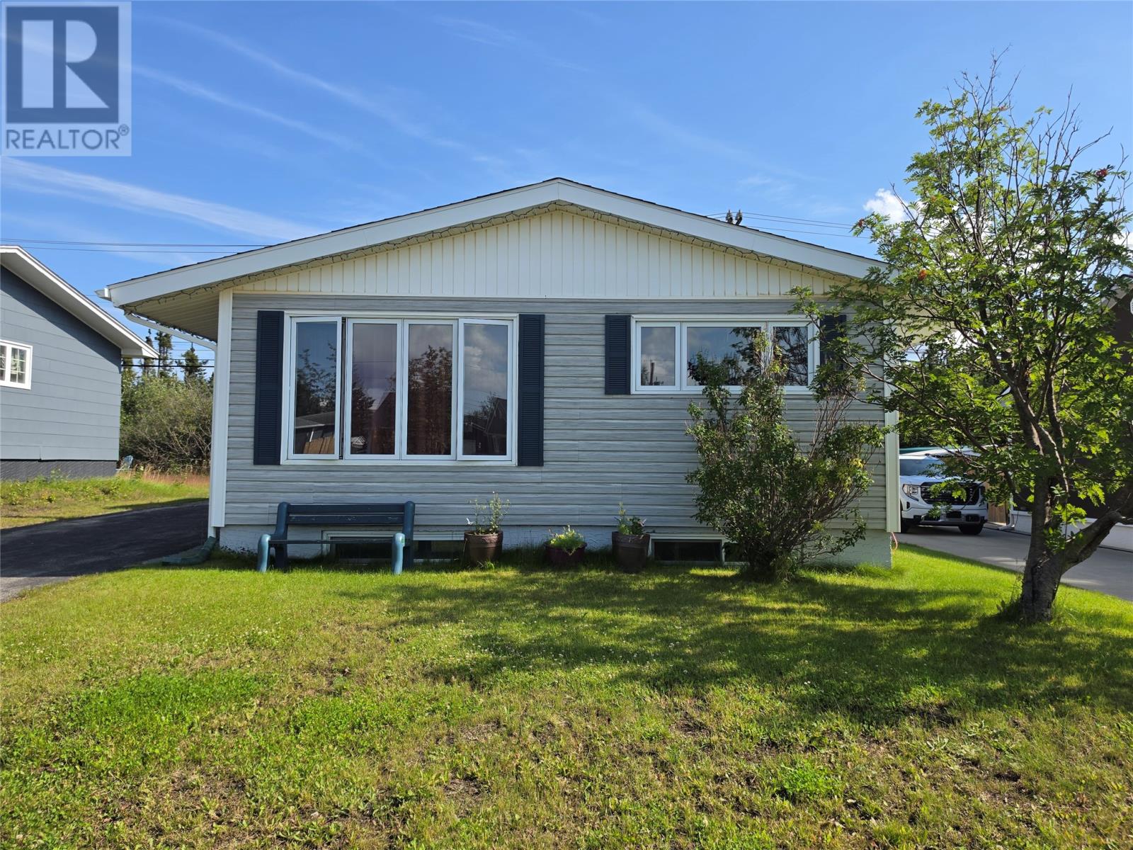 415 Vanier Avenue Property Photo 20