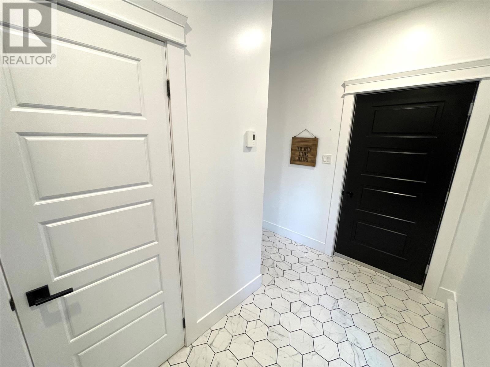 28 Ivanys Road Property Photo 25