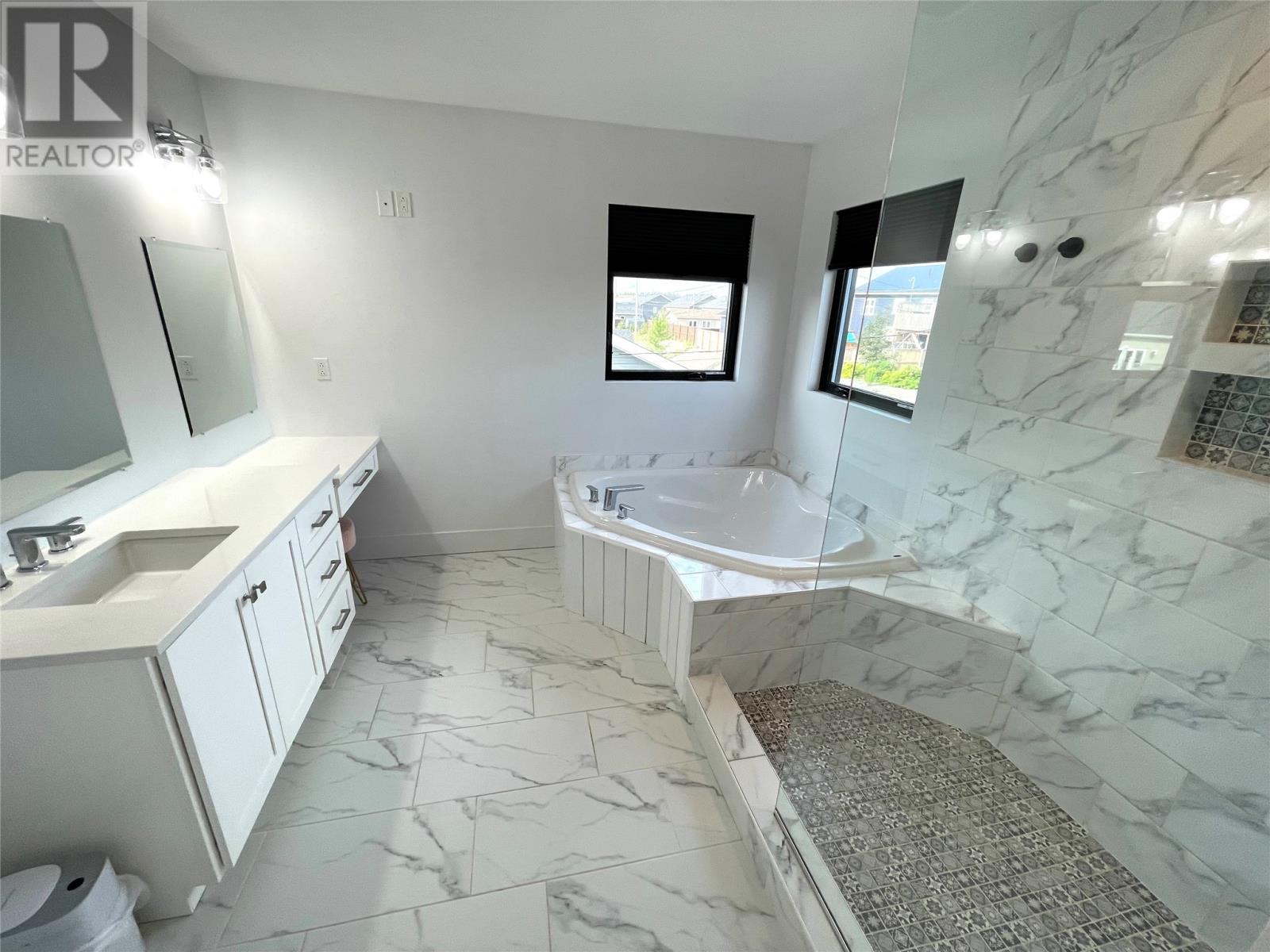28 Ivanys Road Property Photo 29