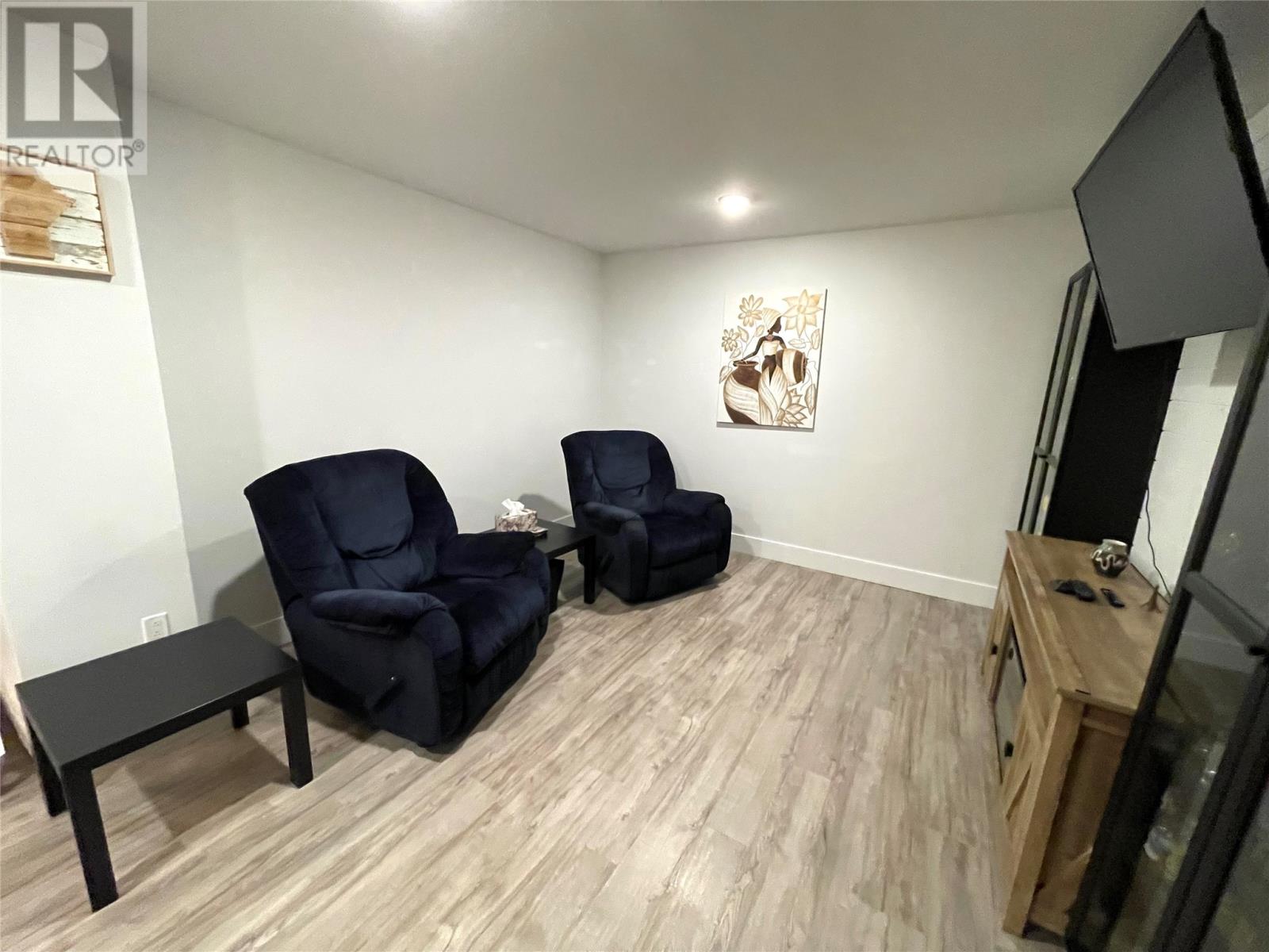 28 Ivanys Road Property Photo 41