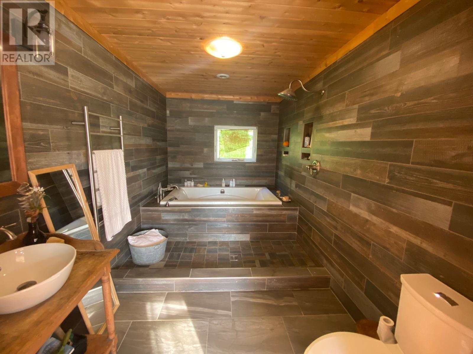 11 Brookside Avenue Property Photo 24