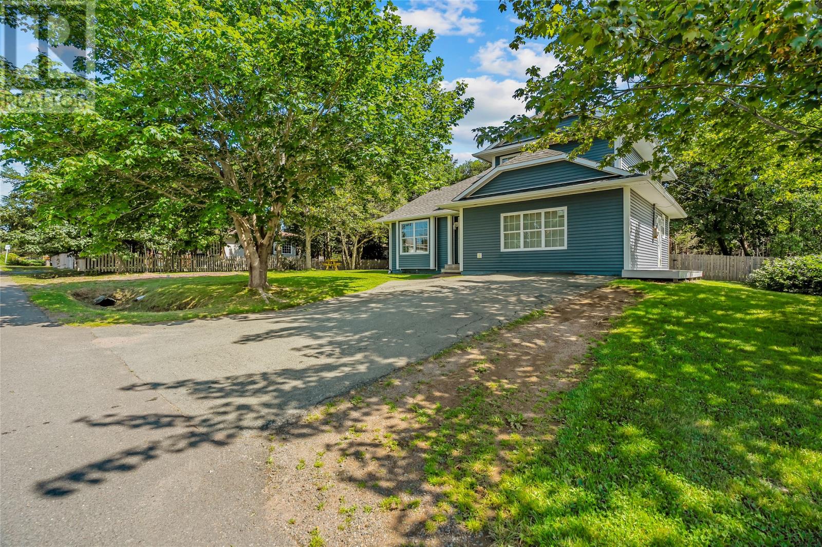 22 Greenhill Crescent Property Photo 2