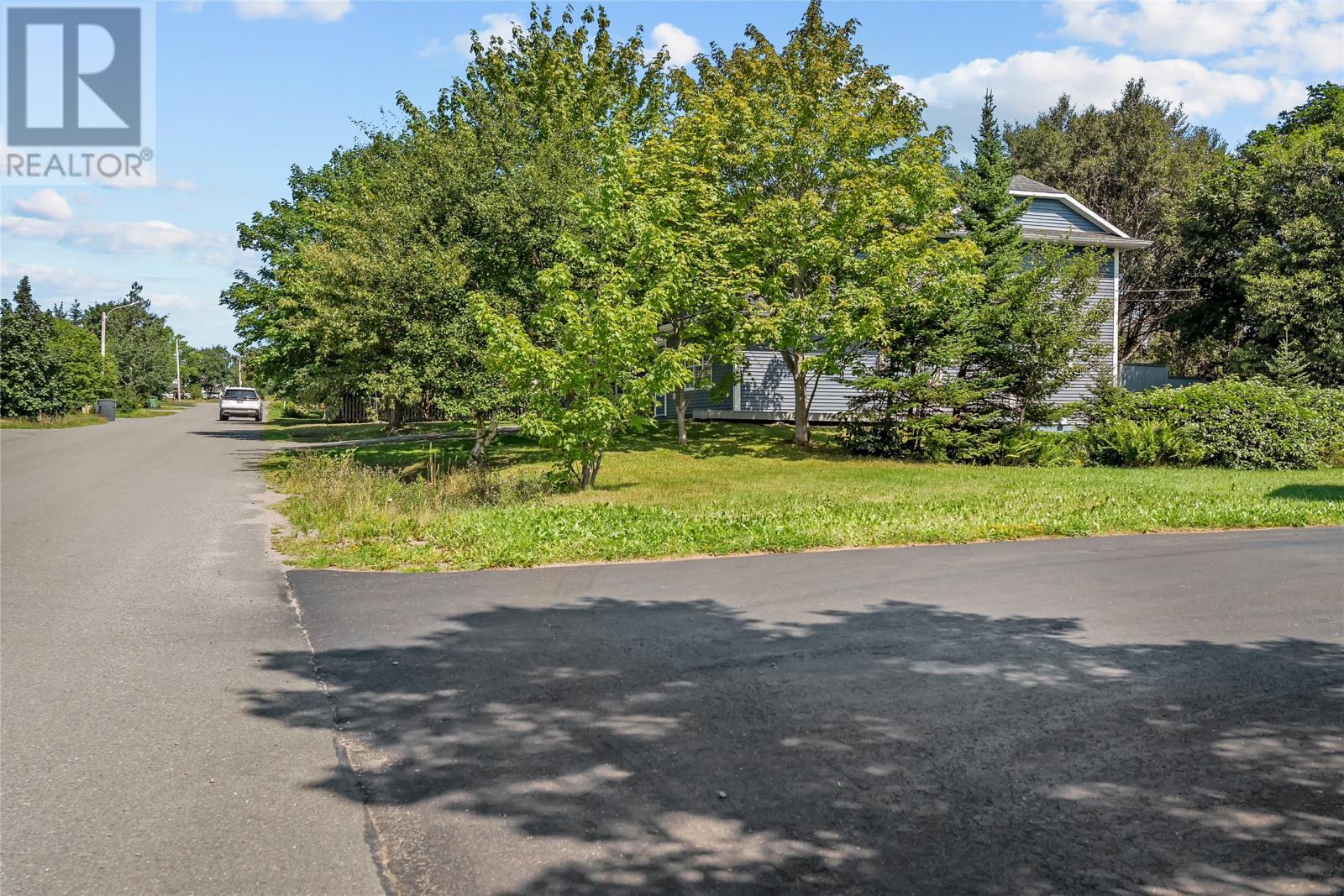 22 Greenhill Crescent Property Photo 3