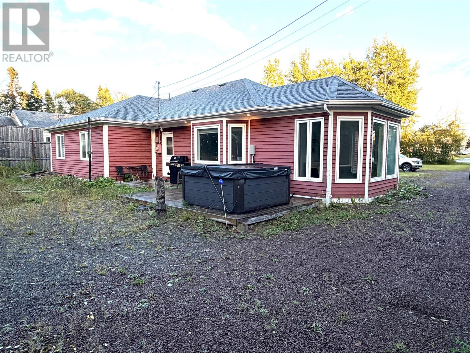 379 Grenfell Heights Property Photo 4