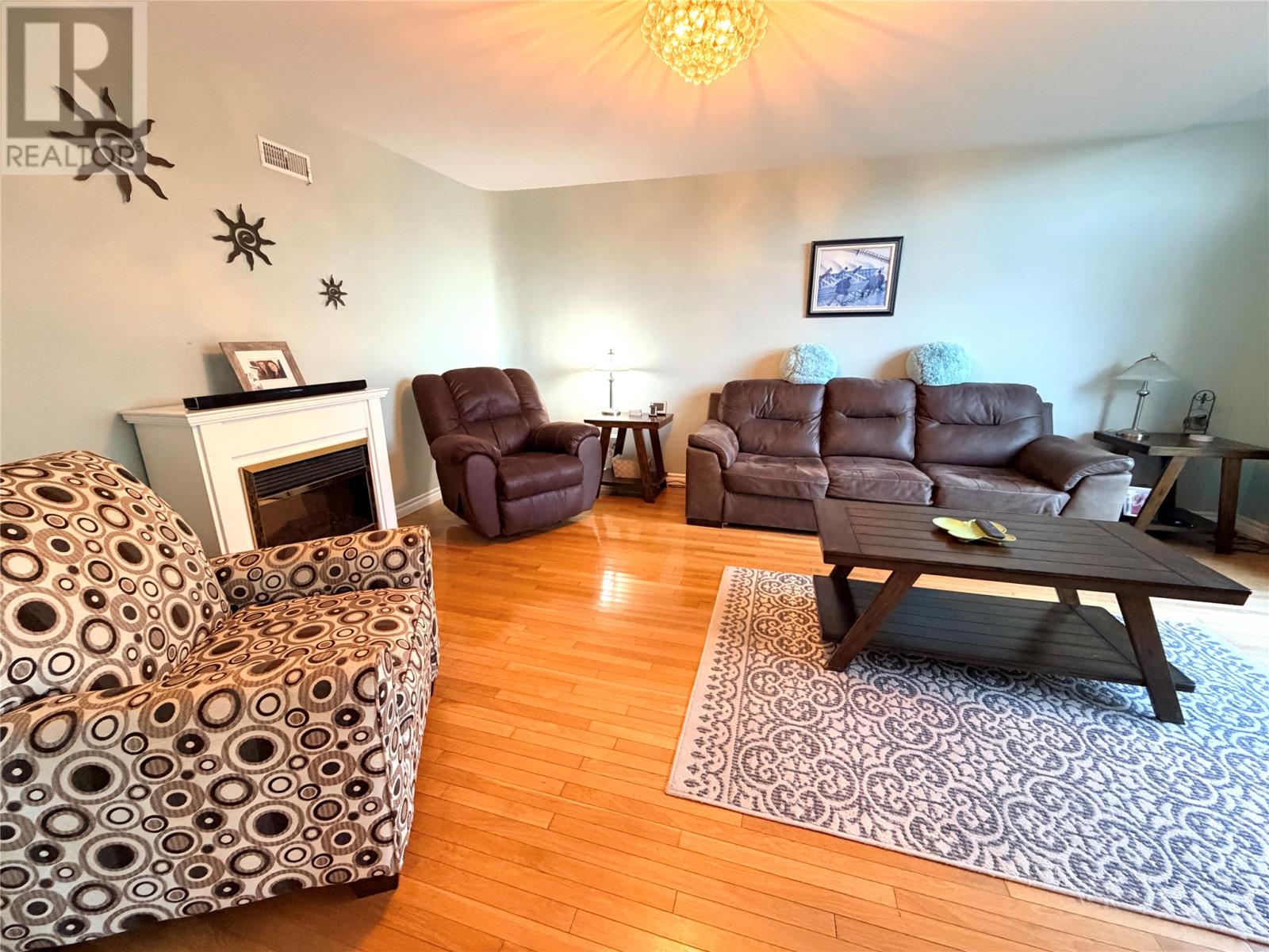 379 Grenfell Heights Property Photo 7