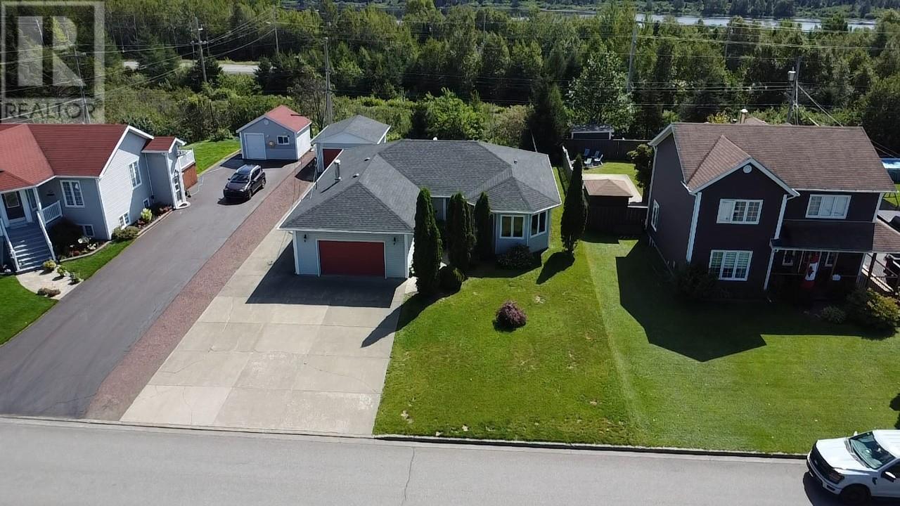 8 Harmsworth Drive Property Photo 2