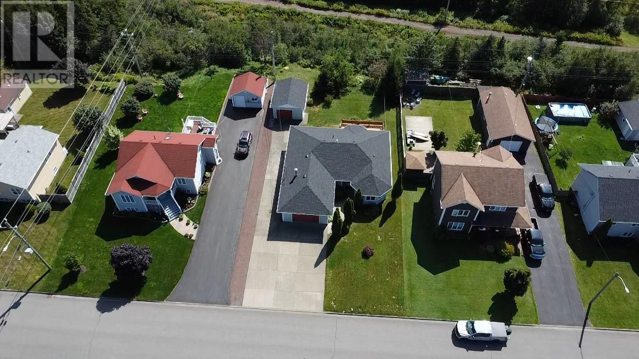 8 Harmsworth Drive Property Photo 3