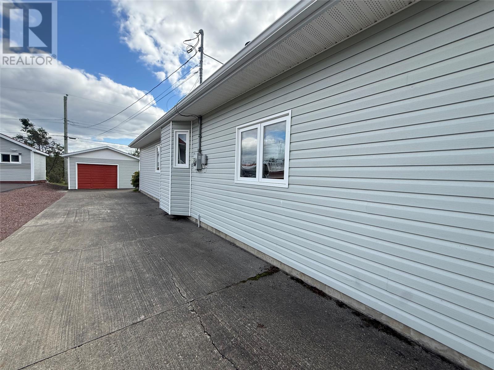 8 Harmsworth Drive Property Photo 6