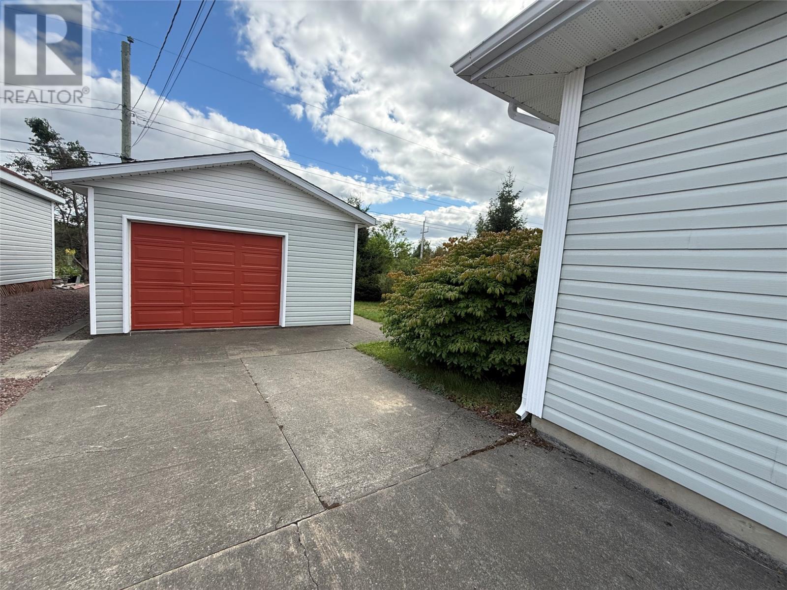 8 Harmsworth Drive Property Photo 7