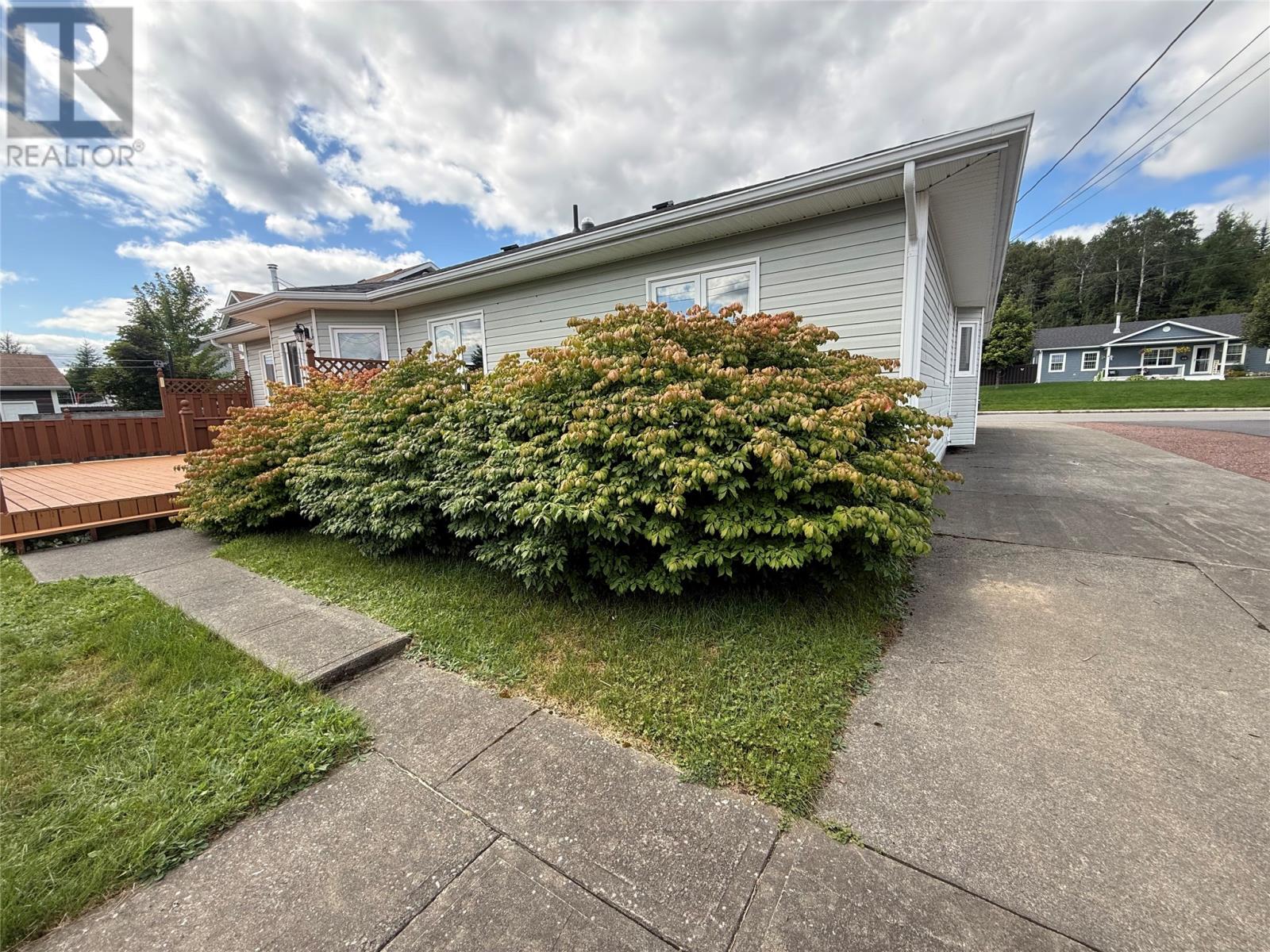 8 Harmsworth Drive Property Photo 11