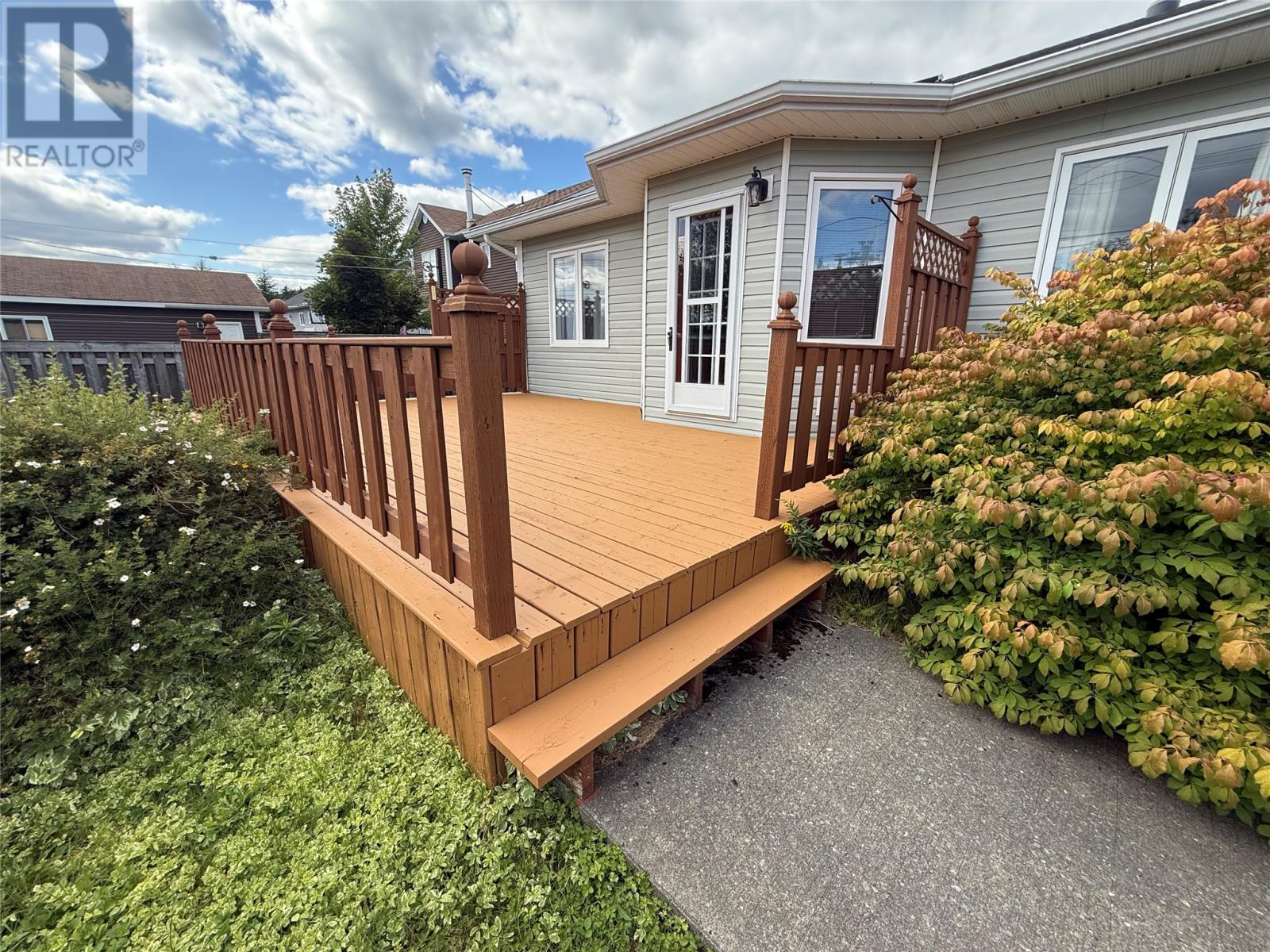 8 Harmsworth Drive Property Photo 13