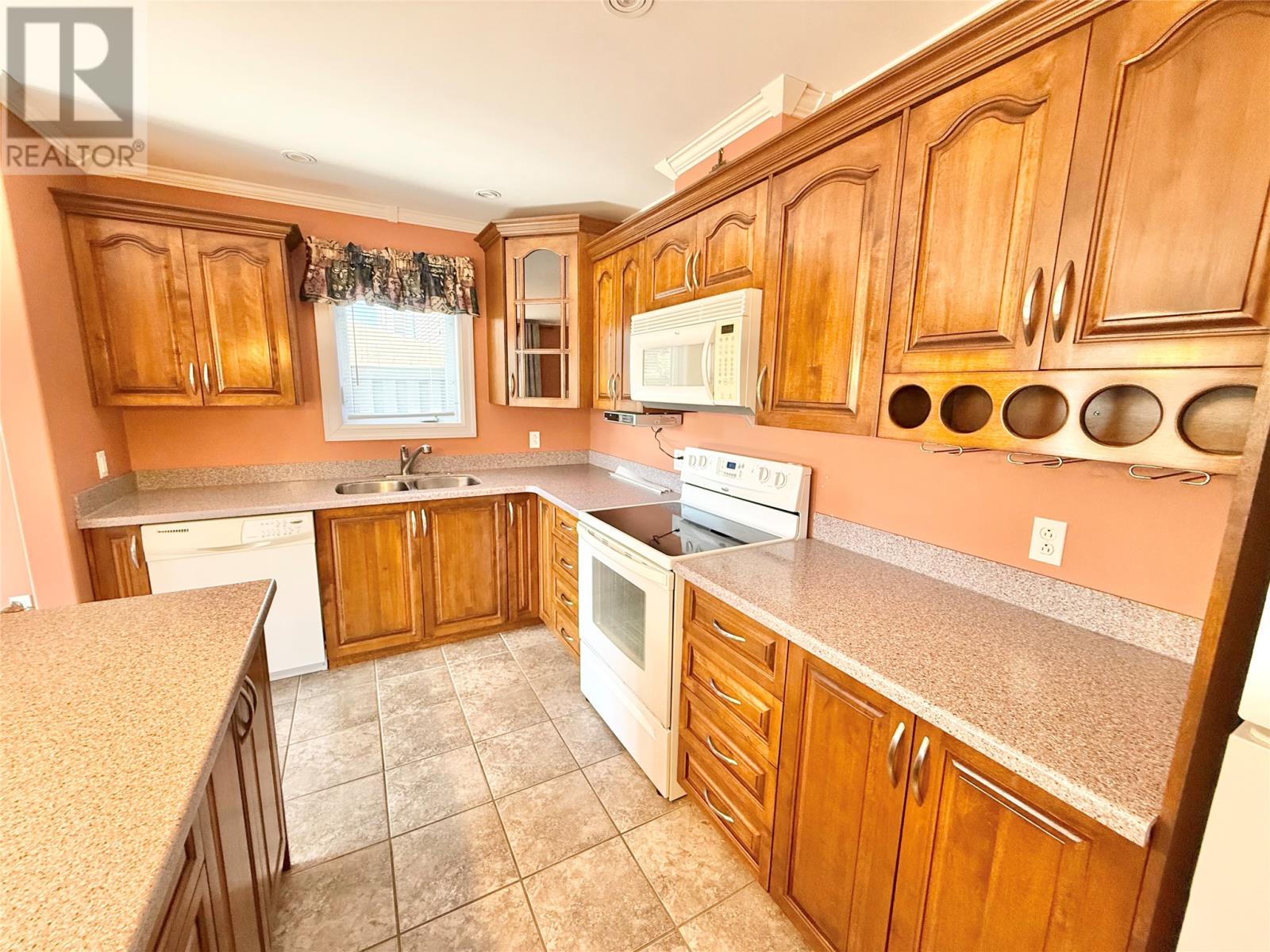 8 Harmsworth Drive Property Photo 21