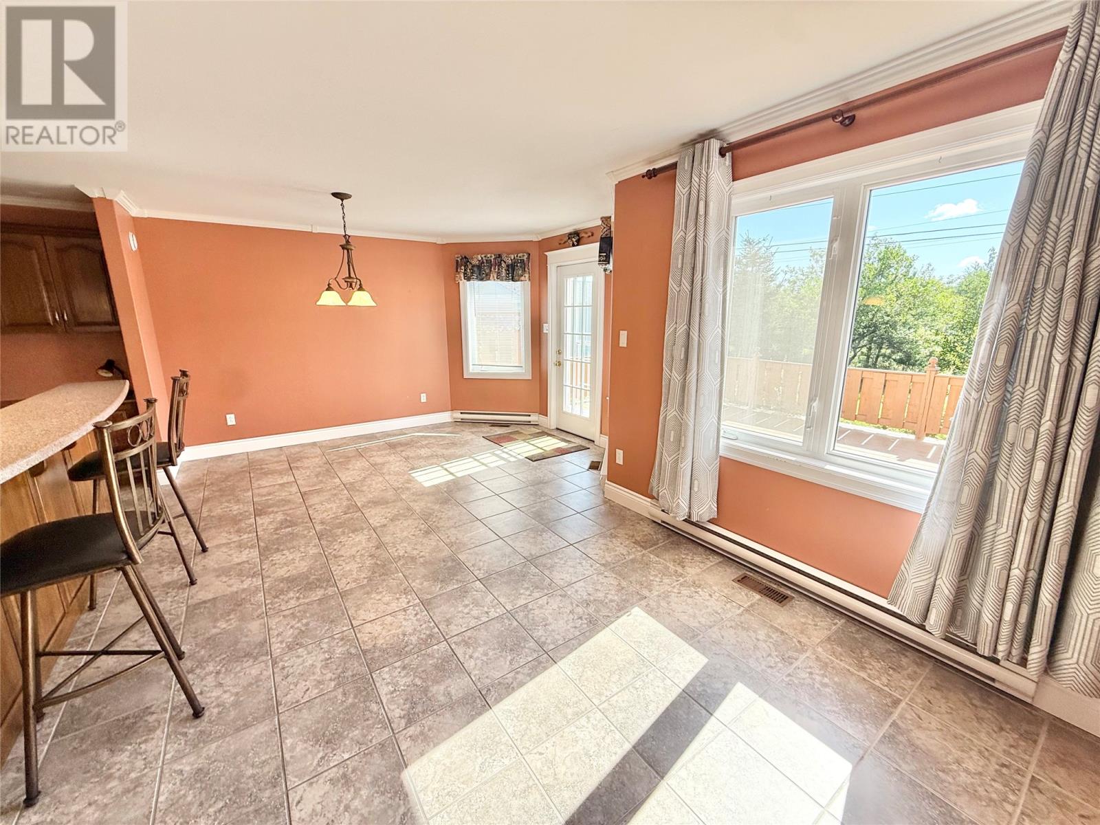 8 Harmsworth Drive Property Photo 28