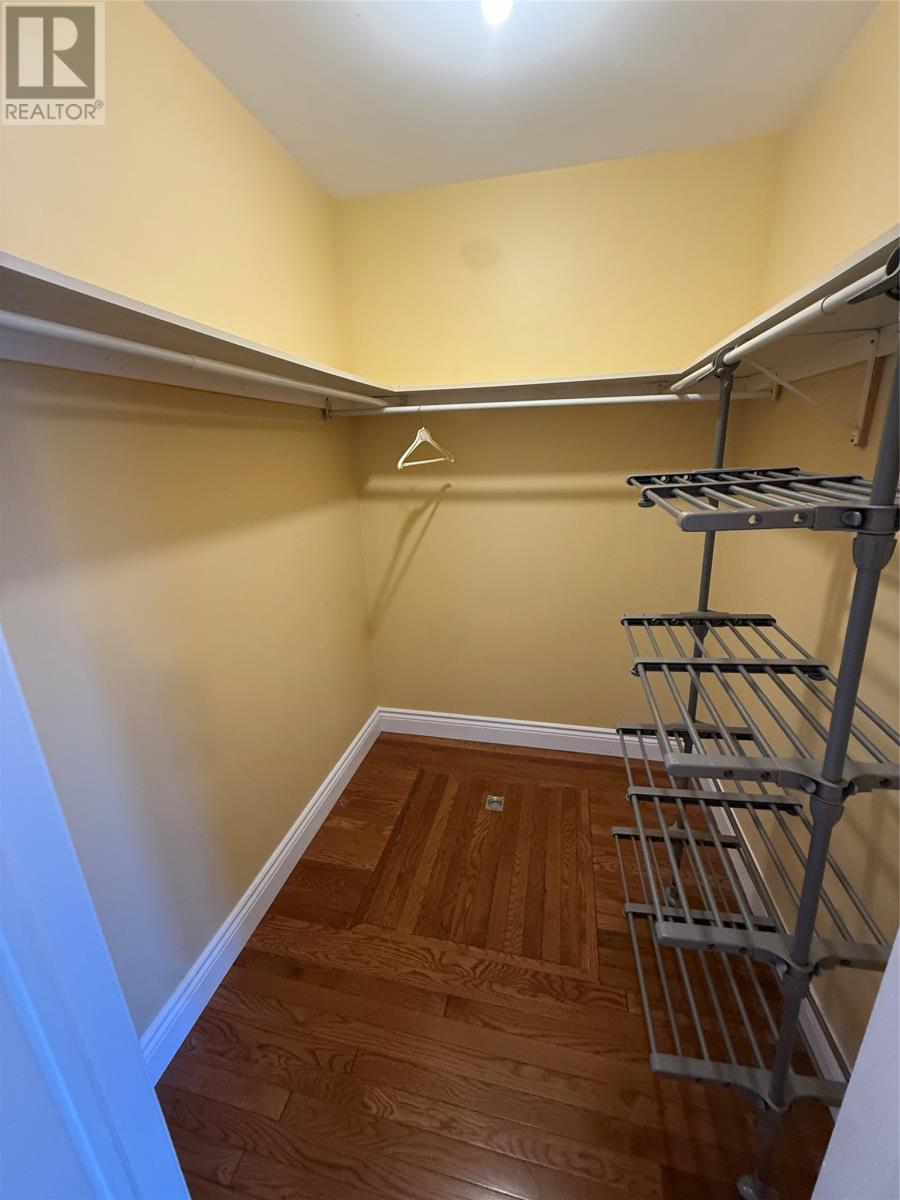 8 Harmsworth Drive Property Photo 37