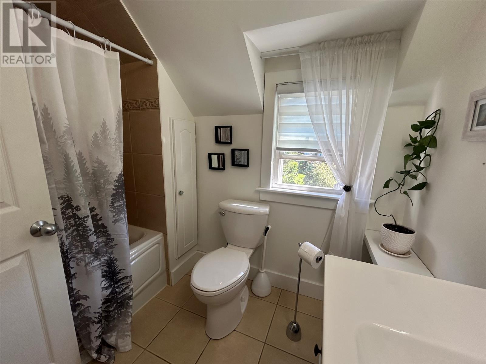34 Central Street Property Photo 18