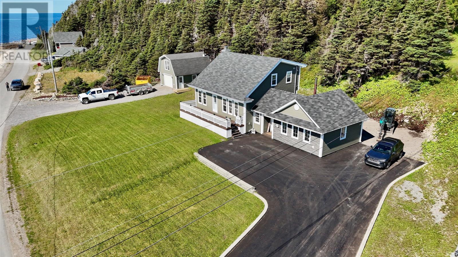 8 Heads Road Property Photo 1