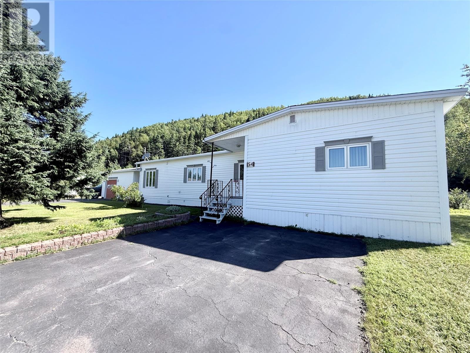 54 Premier Drive Property Photo 5