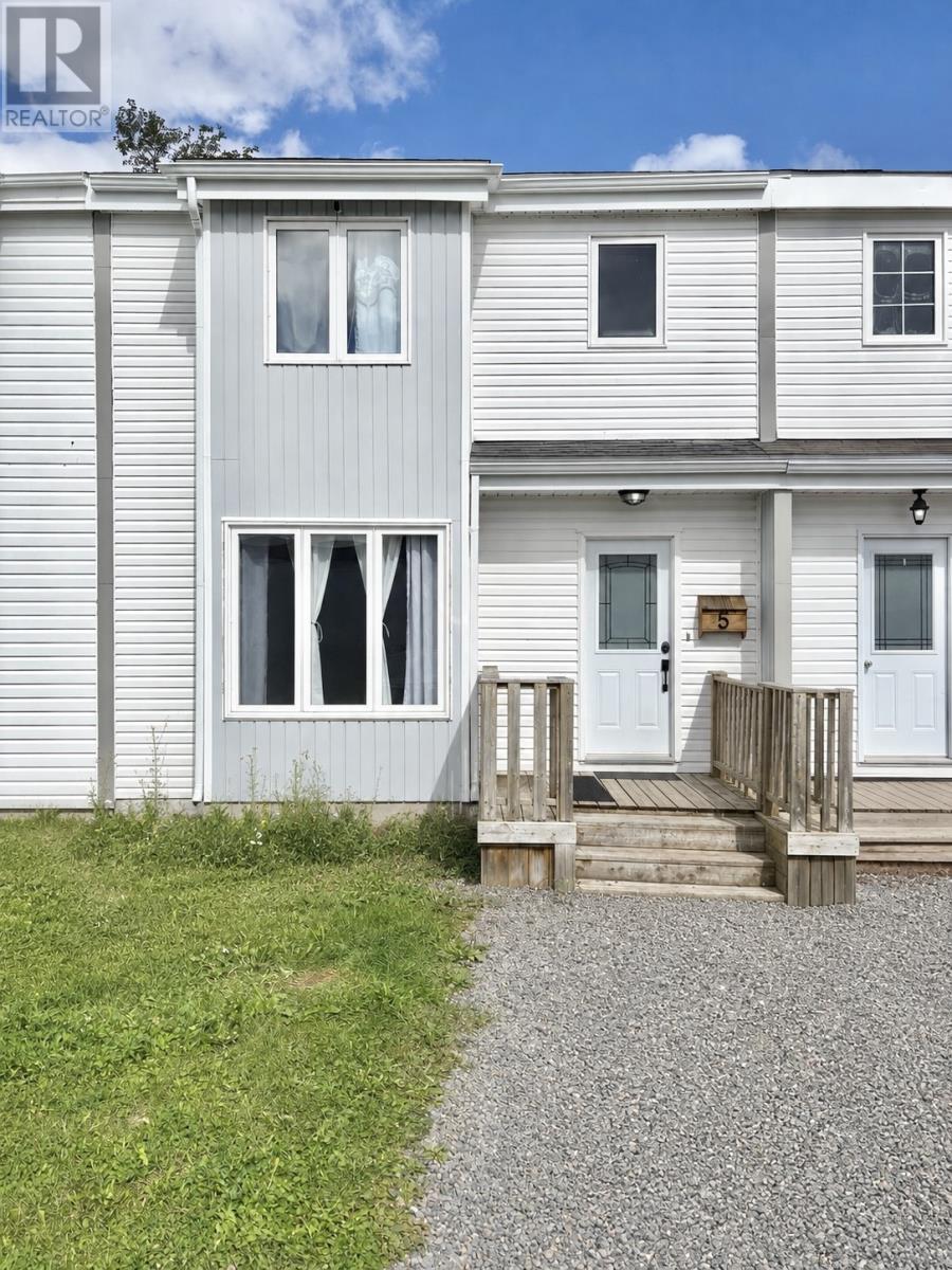 5 Tucker Place Photo de la propriété 1