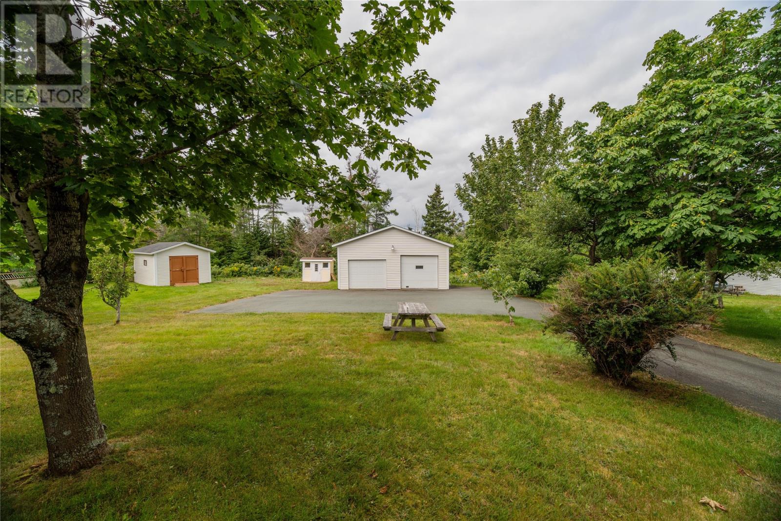 24 Middle Ridge Road Property Photo 4