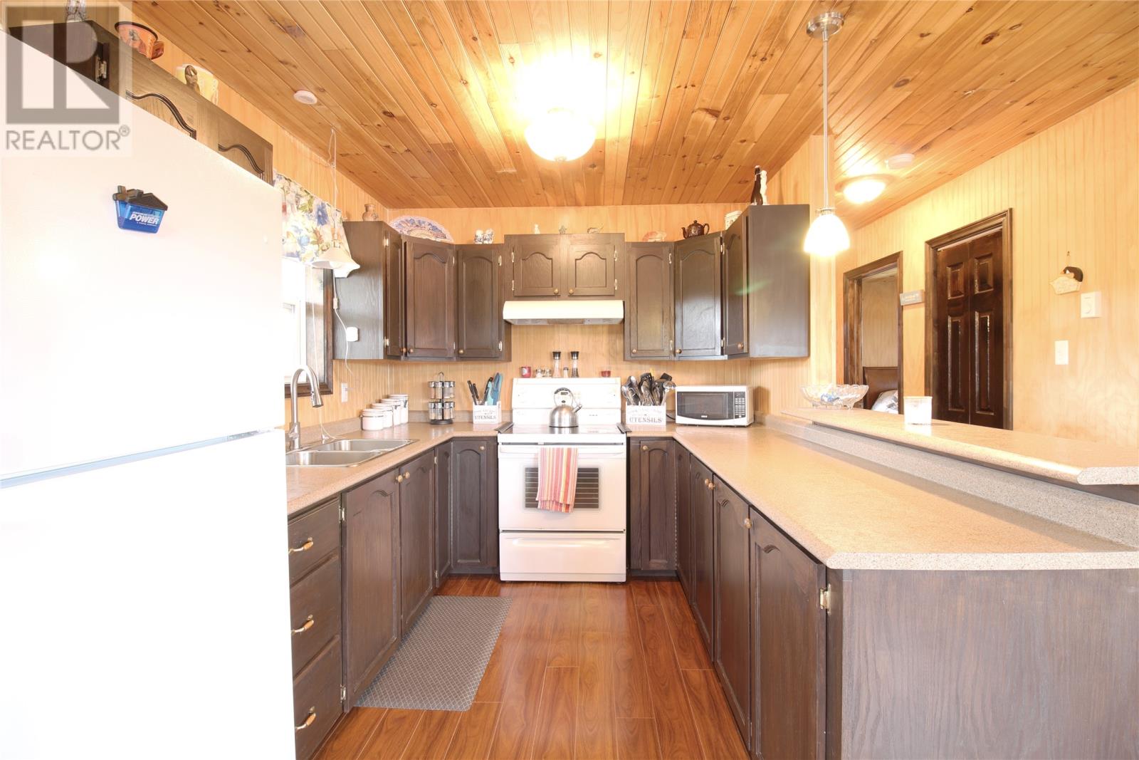 118 Country Lane Property Photo 14