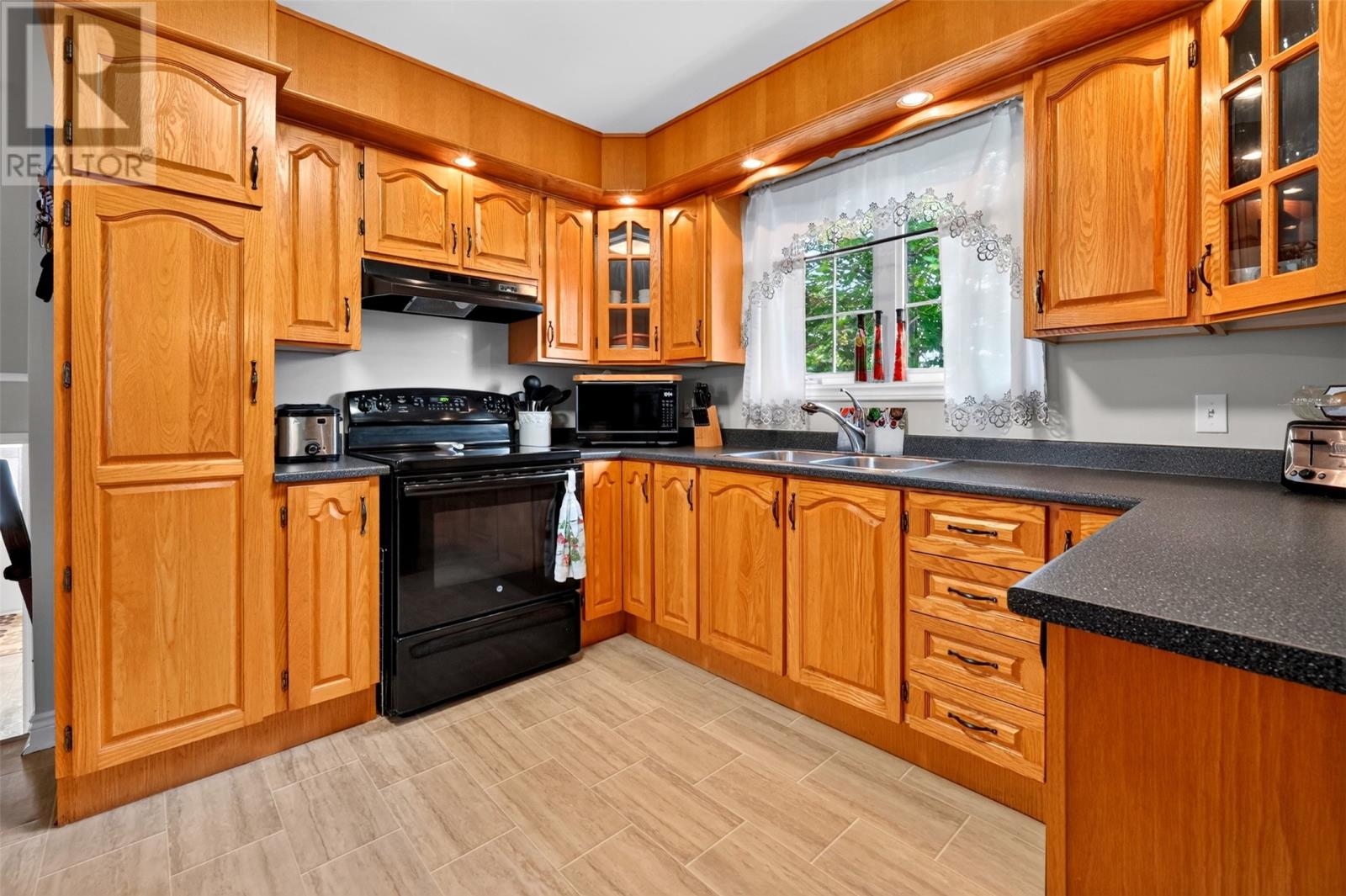 4 Parade Street Property Photo 8